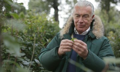 Alan Titchmarsh with daughters